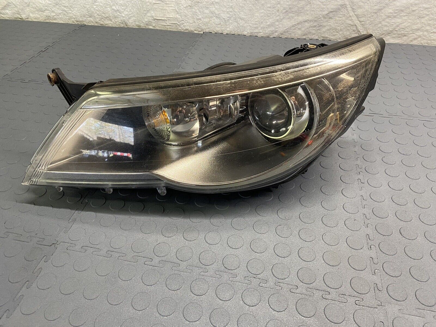 2009 - 2011 VW Tiguan Driver Left LH Xenon HID Headlight AFS Headlamp