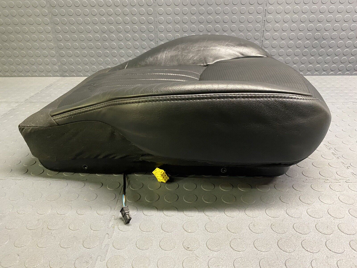 03-06 Mercedes W220 S55 S65 AMG Front Right Side Lower Bottom Seat Cushion