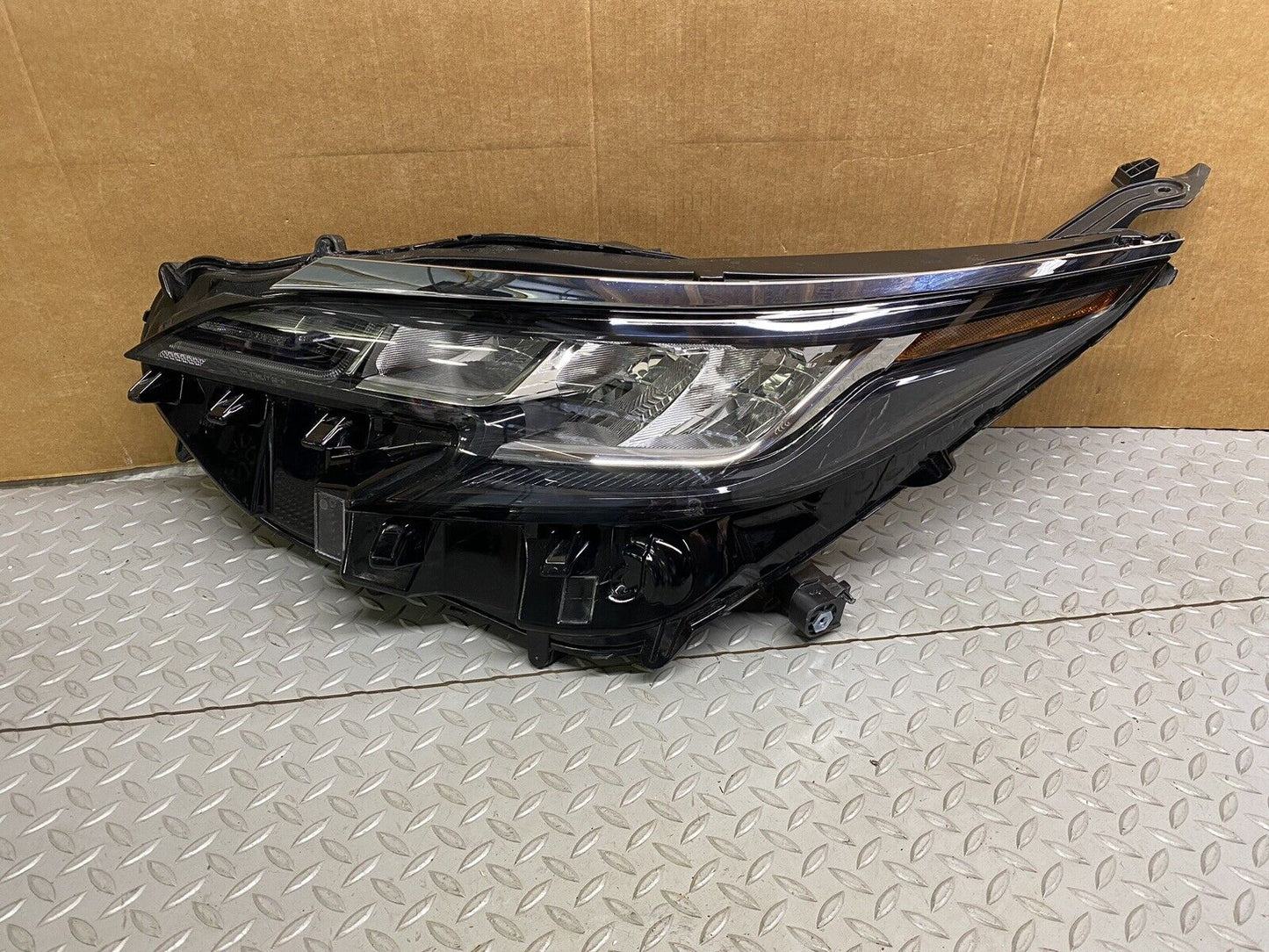 2021 2022 2023 TOYOTA SIENNA XSE HEADLIGHT LED DRIVER LEFT SIDE 81150-08110 OEM