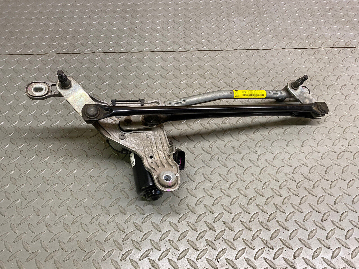 MASERATI LEVANTE GHIBLI FRONT WINDSHIELD WIPER MOTOR W/ LINKAGE