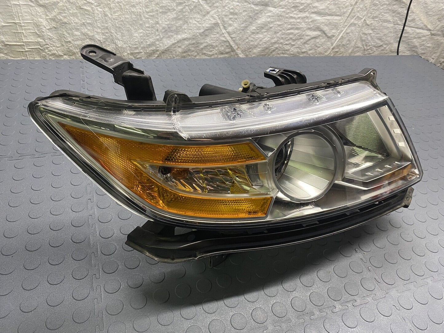 2011 - 2013 Honda Odyssey Right Passenger Headlight Xenon HID NICE! ALL TABS!