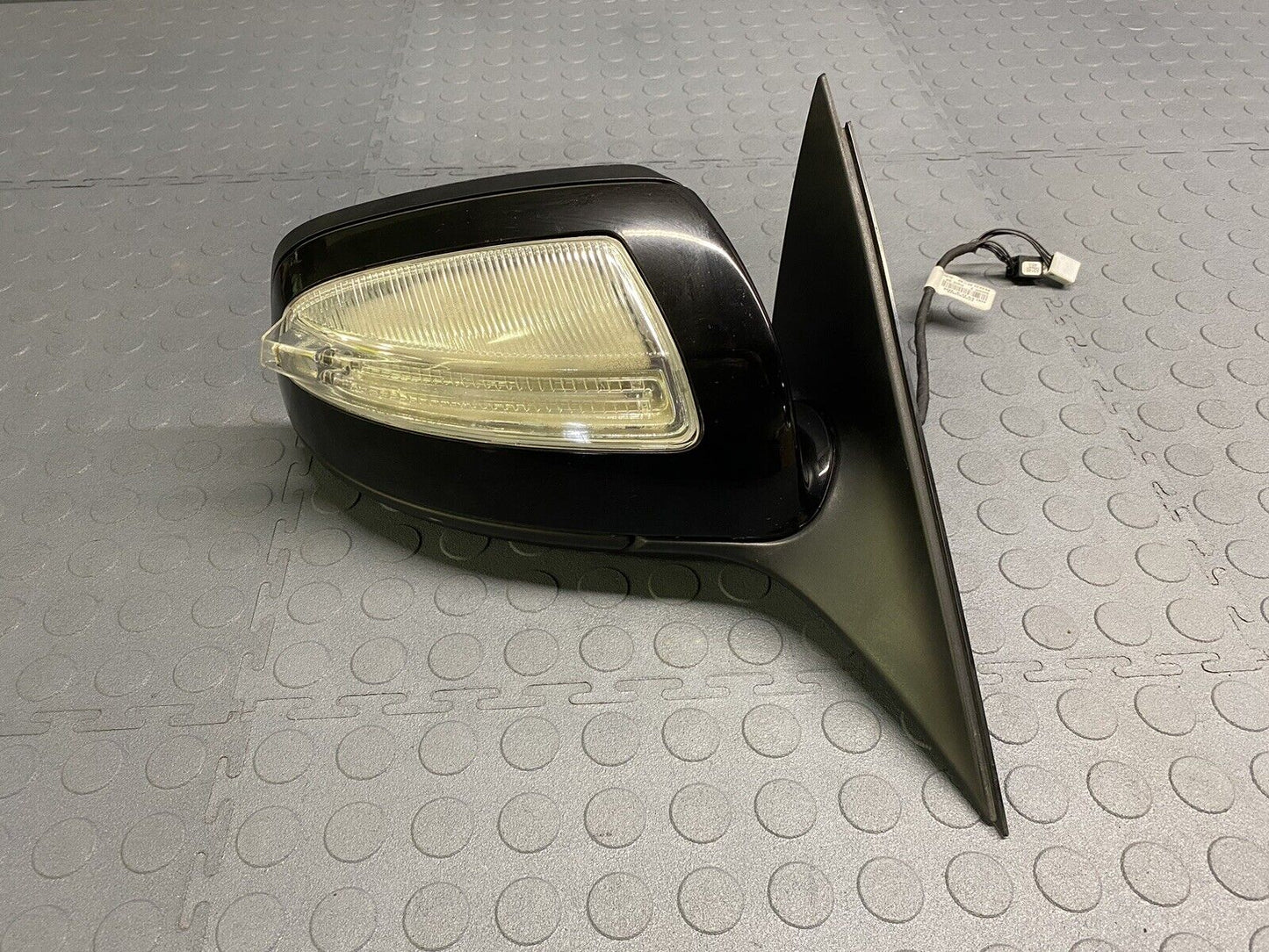 08-09 Mercedes W204 C300 C63 Right Passenger Side Mirror Rear View Door Black