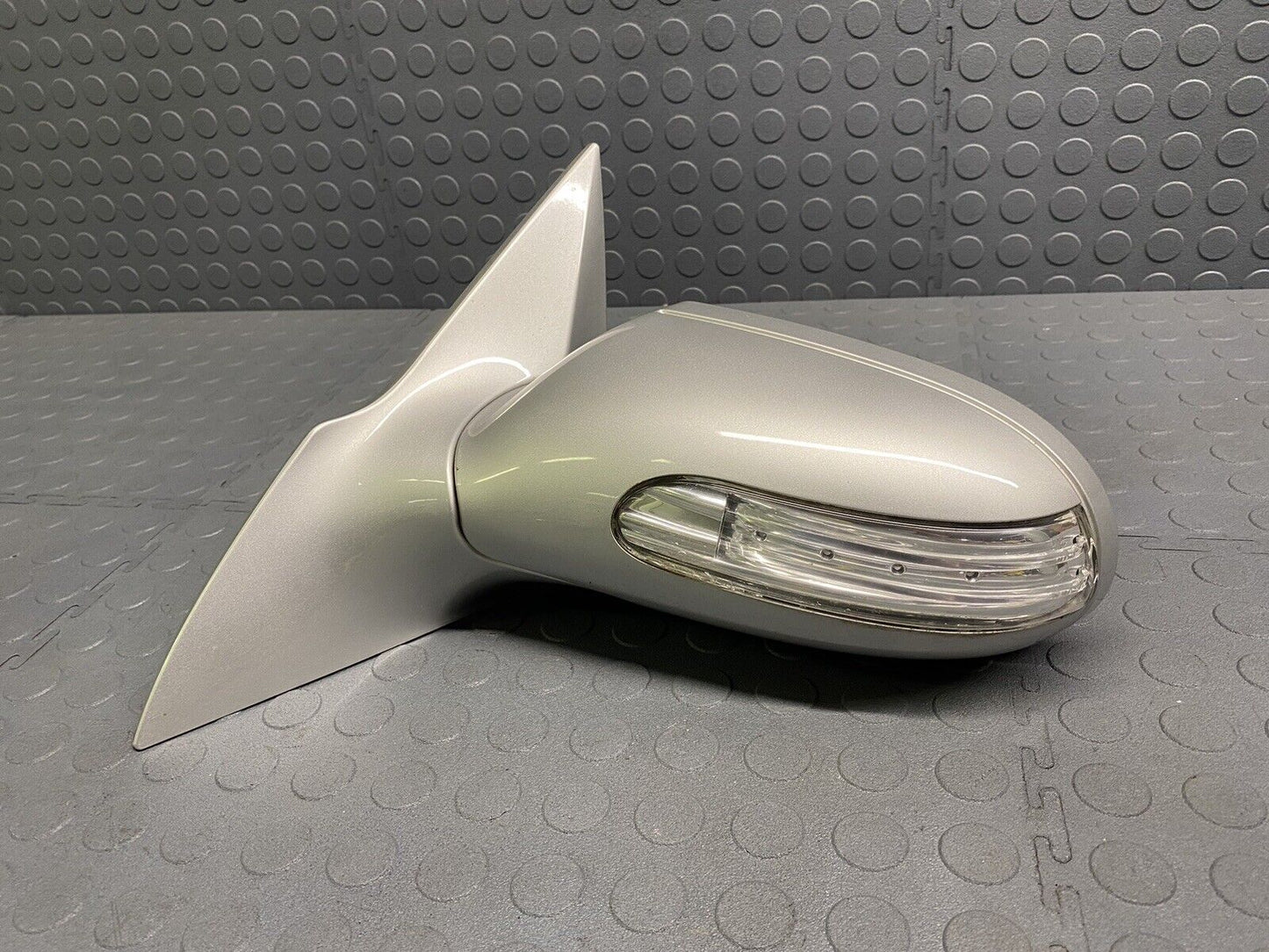 MERCEDES R230 SL500 SL-CLASS DRIVER/LEFT FRONT SIDE VIEW MIRROR IRIDIUM SILVER