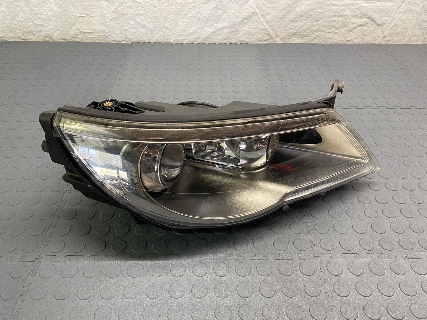 2009 - 2011 VW Tiguan Passenger RH Right Xenon HID Headlight AFS Headlamp