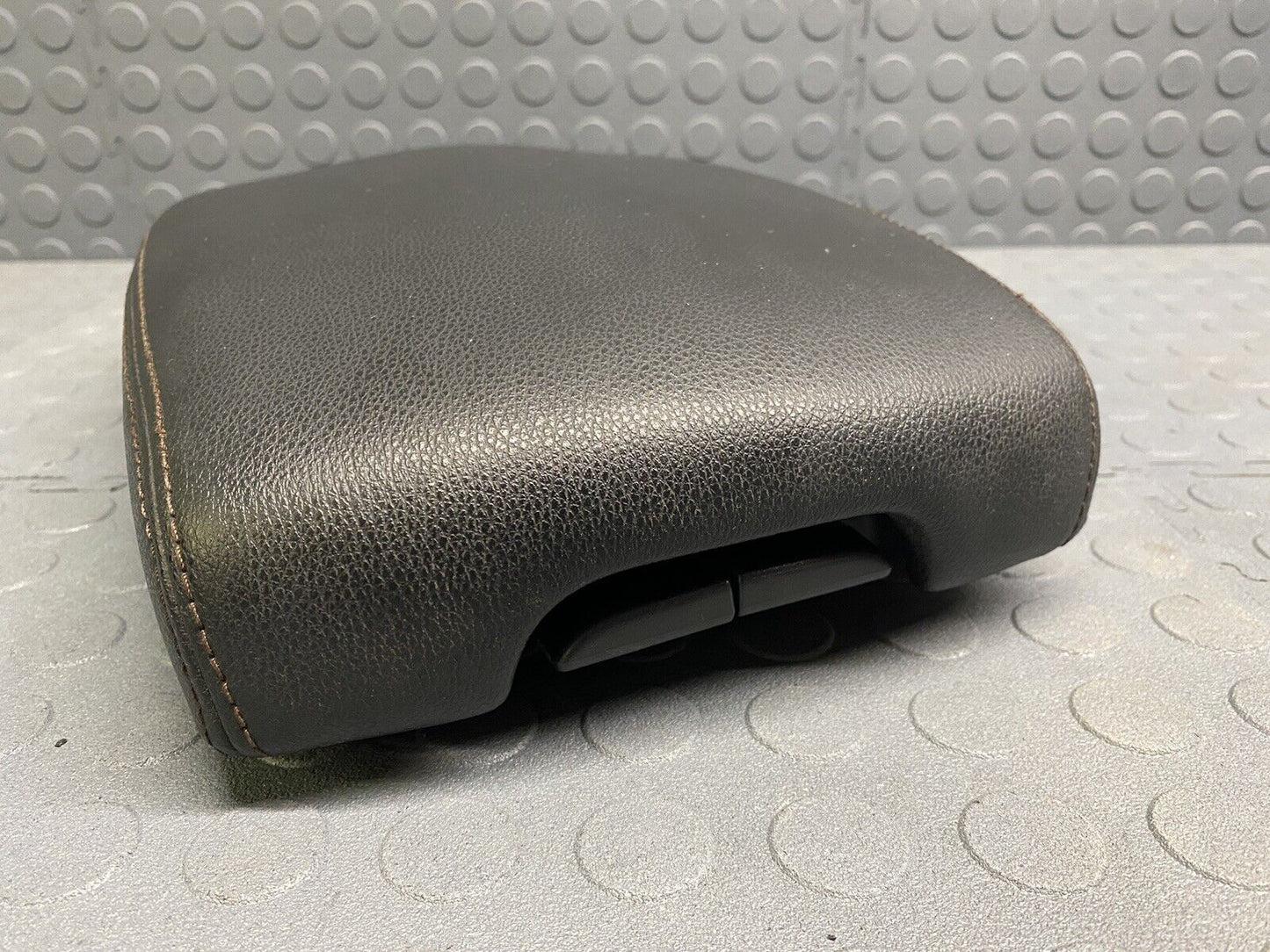 2009-2017 Infiniti FX35 FX50 QX70 Center Console Lid Armrest Arm Rest Black OEM