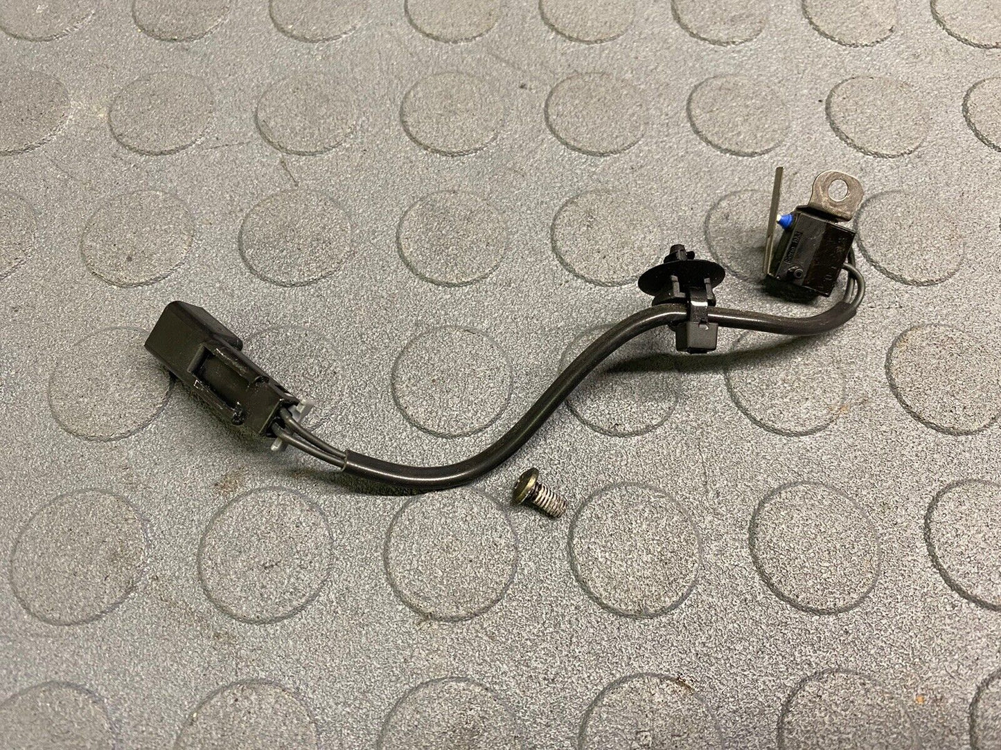 04-09 Cadillac XLR Convertible Roof Decklid Open Micro Switch 19120639 OEM