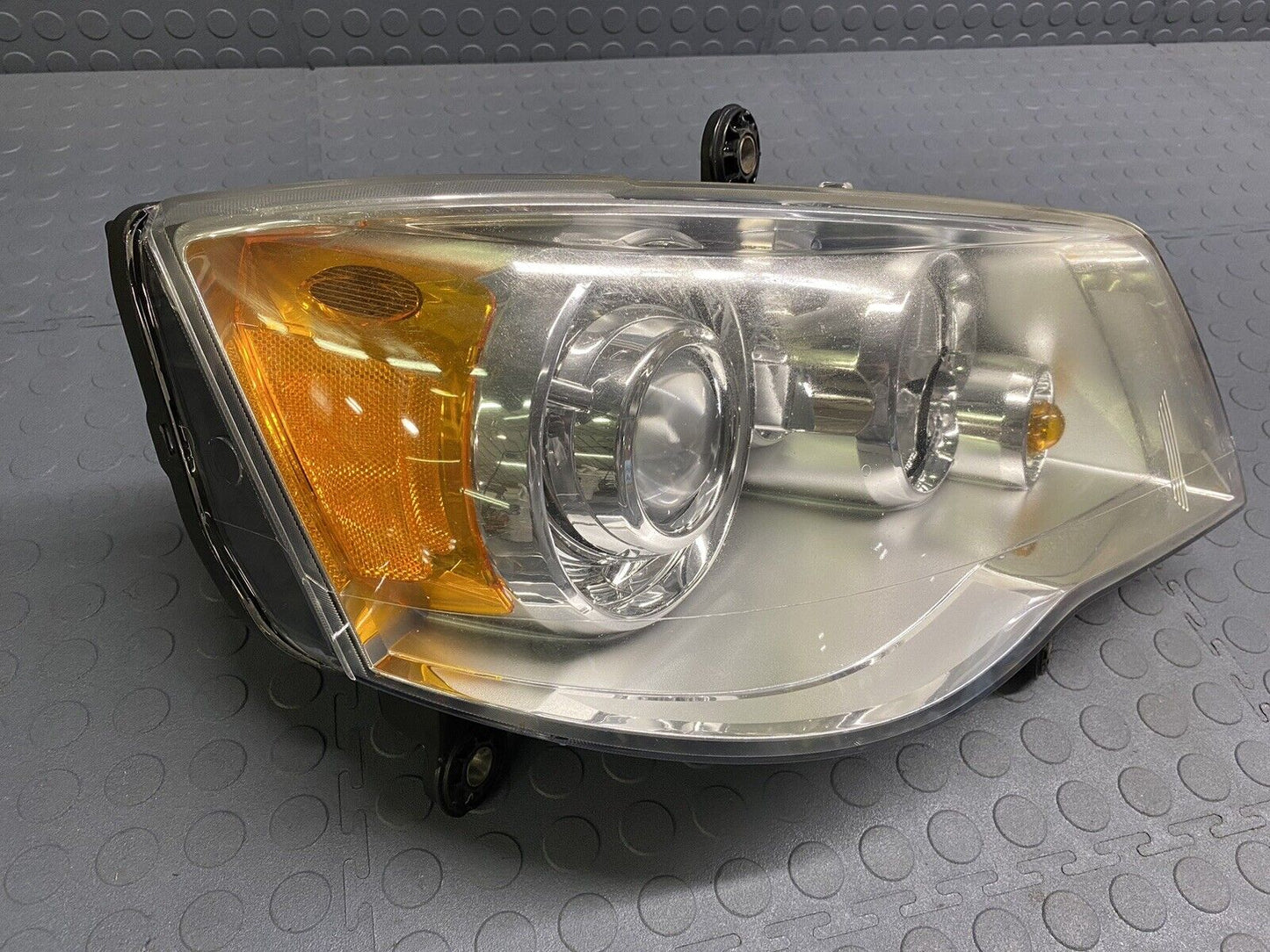 2008-2016 Chrysler Town and Country Passenger Right Xenon HID Headlight OEM