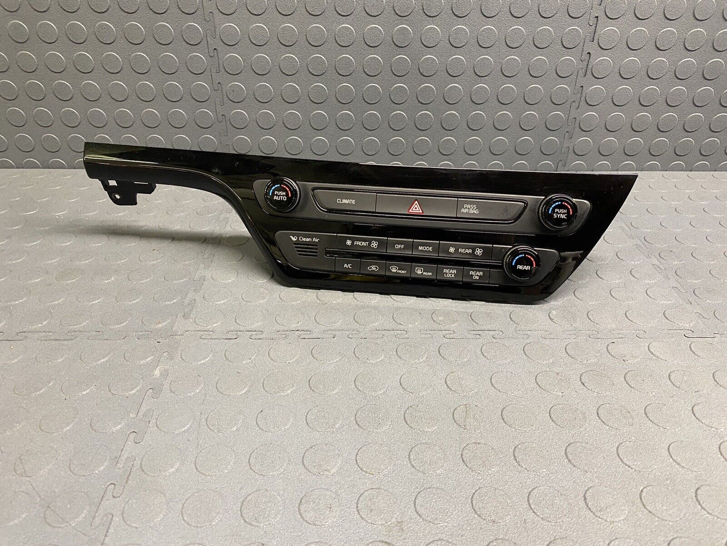 2015 Kia Sedona AC Climate Air Control Dash Mount 97250-A9420 Factory OEM