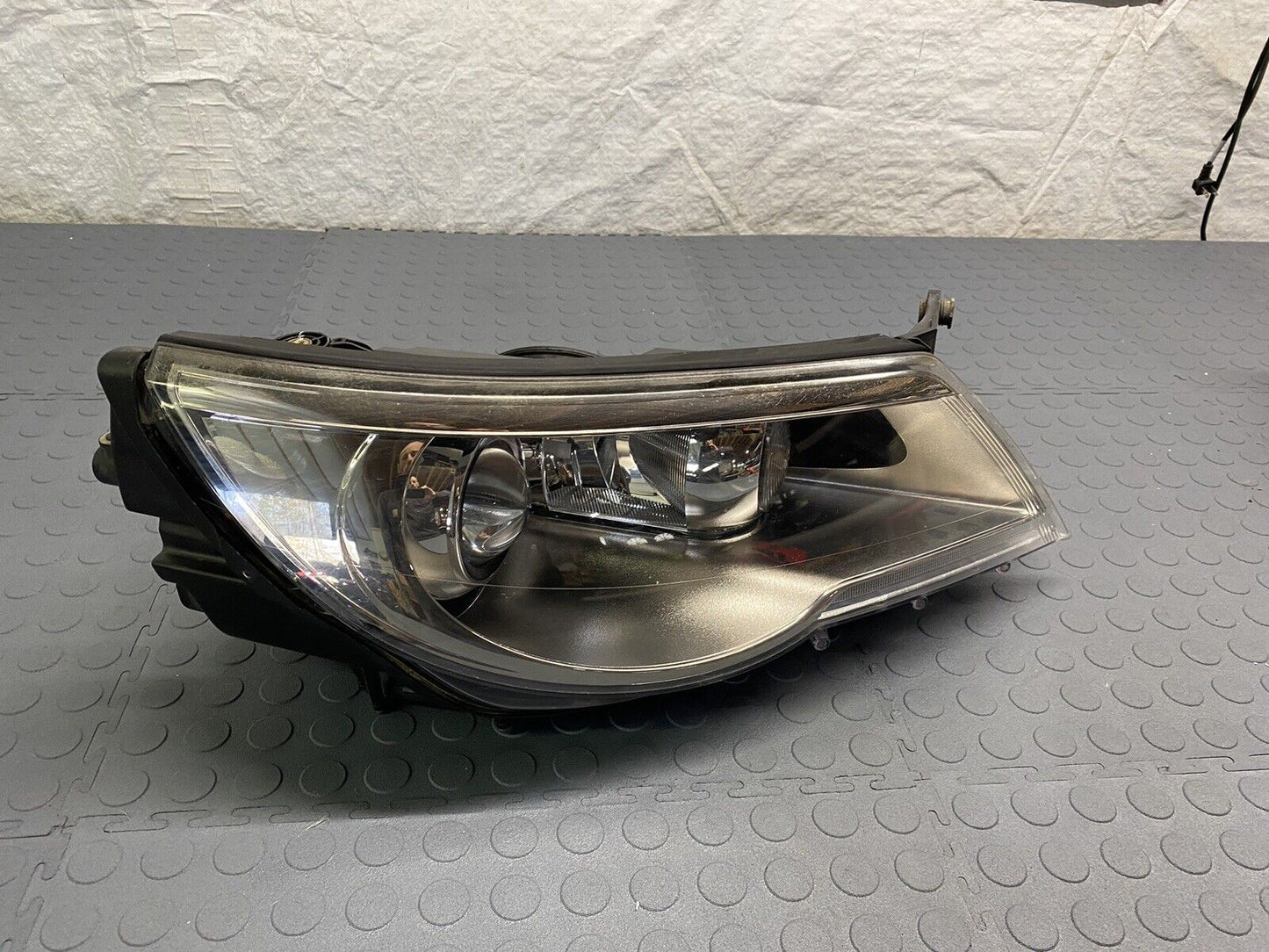 2009 - 2011 VW Tiguan Passenger RH Right Xenon HID Headlight AFS Headlamp