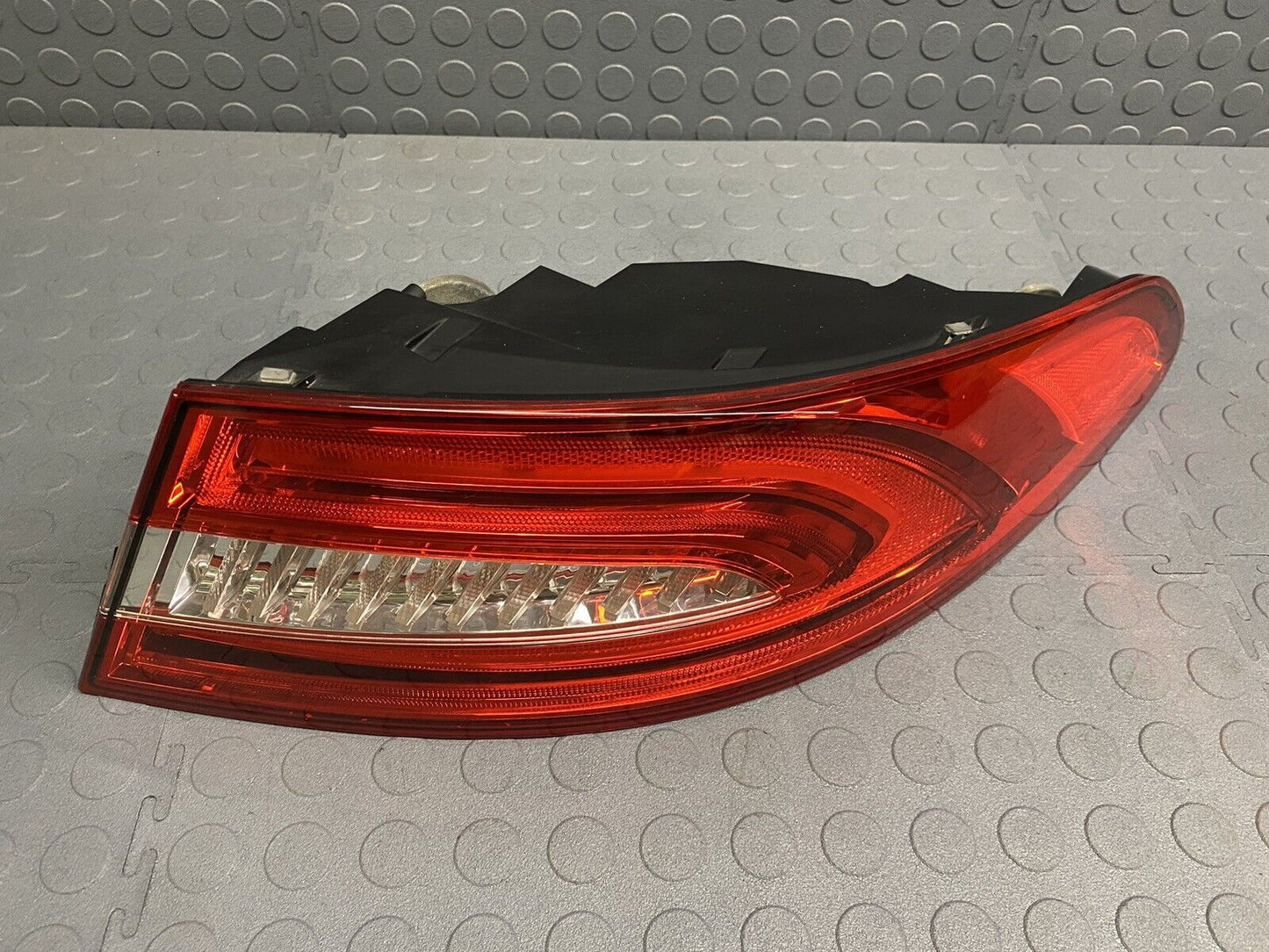 12-15 Jaguar XF XFR X250 Right Passenger Taillight Tail Light OE