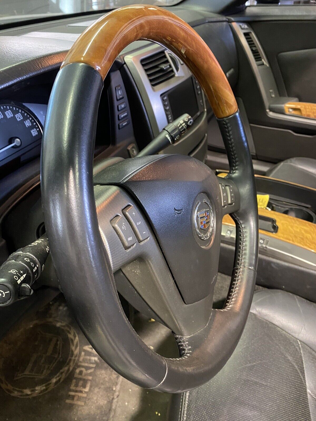 04-09 CADILLAC XLR WOOD BLACK LEATHER STEERING WHEEL NICE 65k miles