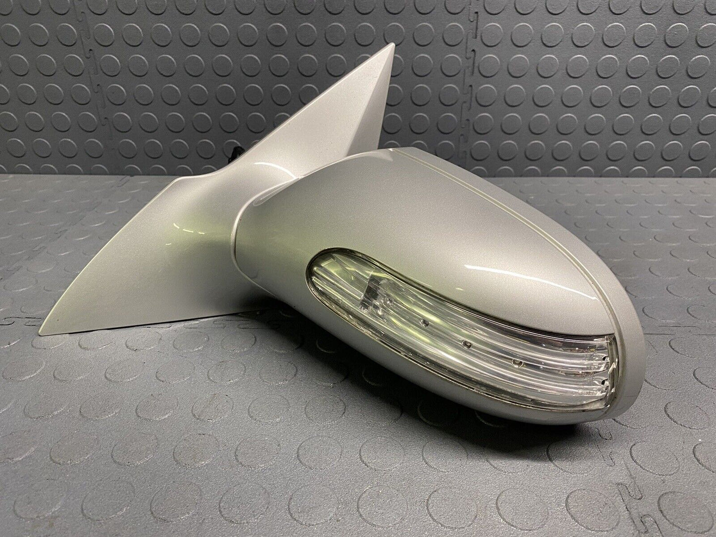 MERCEDES R230 SL500 SL-CLASS DRIVER/LEFT FRONT SIDE VIEW MIRROR IRIDIUM SILVER