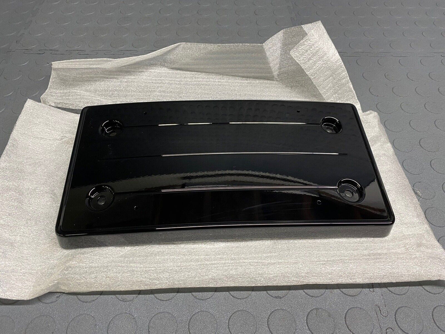 08-10 Porsche Cayenne 957 Front License Plate Bracket Mount Gloss Black NEW OE