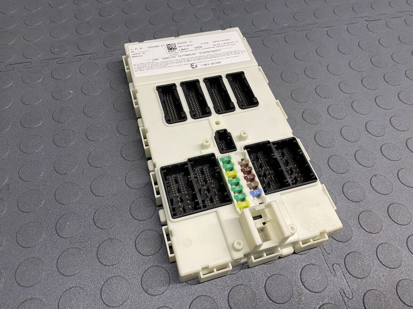 2014 Mini Cooper 61.35 9350683-01 BDC BCM Fuse Box 9350683 Inside Cabin