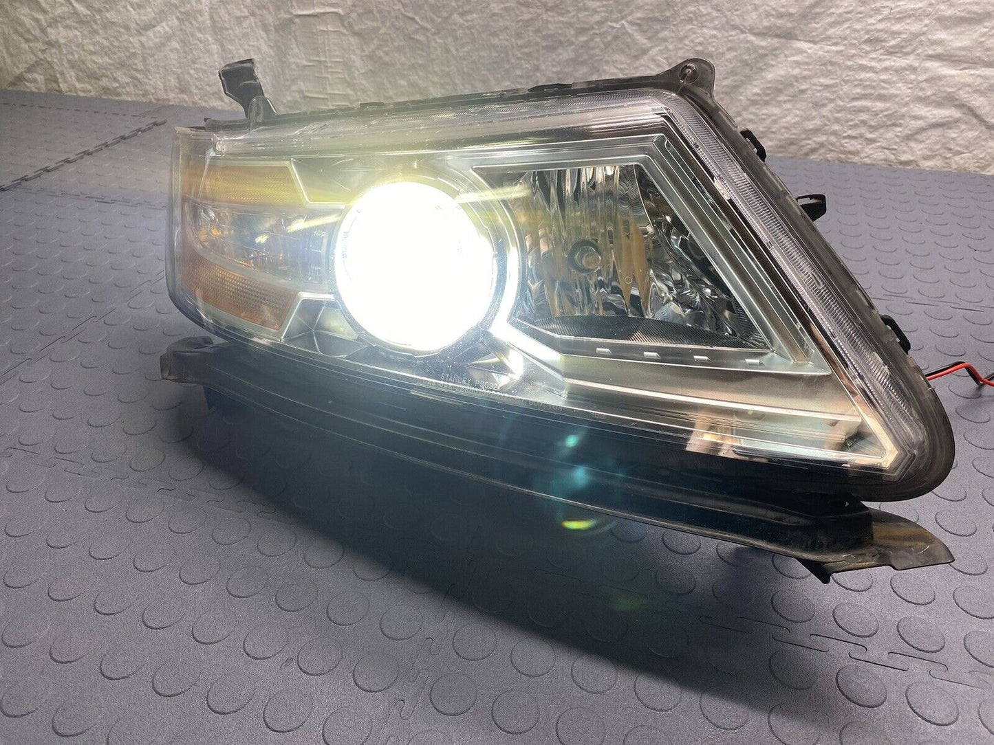 2011 - 2013 Honda Odyssey Right Passenger Headlight Xenon HID NICE! ALL TABS!