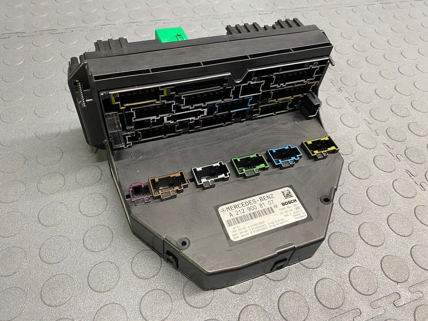 MERCEDES W204 C300 C350 FRONT SAM FUSE BOX BLOCK 2008-2011 2129008107