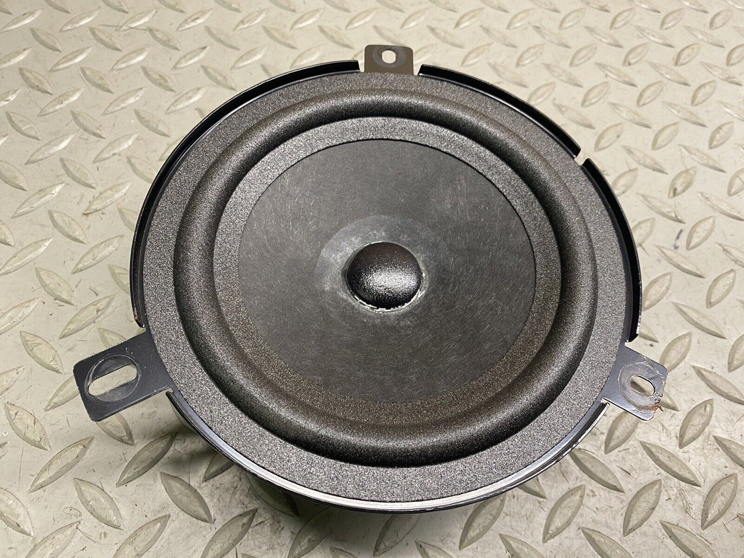 2017 - 2023 MASERATI LEVANTE DOOR AUDIO SPEAKER OEM 6700372880