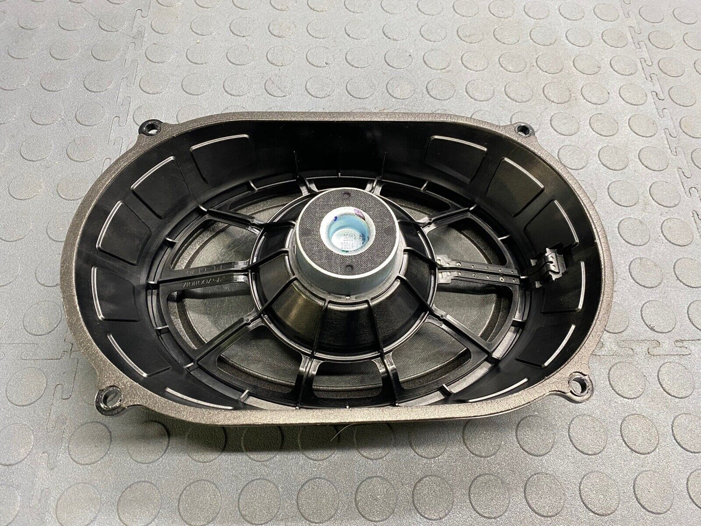 2014-2021 MASERATI GHIBLI M157 REAR SUBWOOFER AUDIO SOUND SPEAKER 670005163 OEM