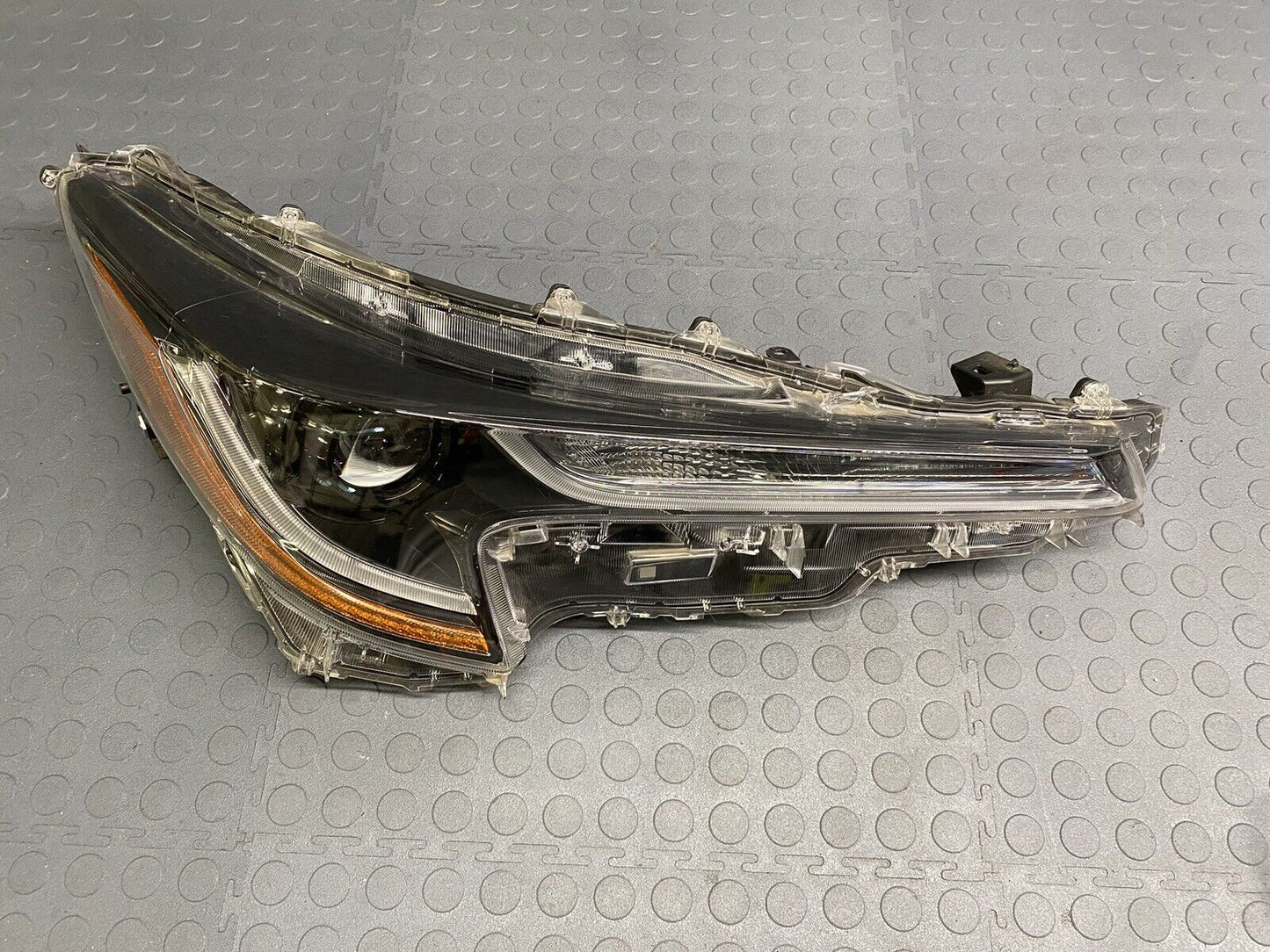 2020-2022 Toyota Corolla Single LED Headlight Right Passenger 2 TABS BROKEN