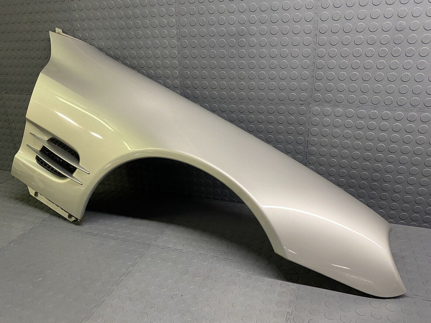 03-08 Mercedes R230 SL500 SL550 SL55 Fender Front Right Passenger Side OEM 68k