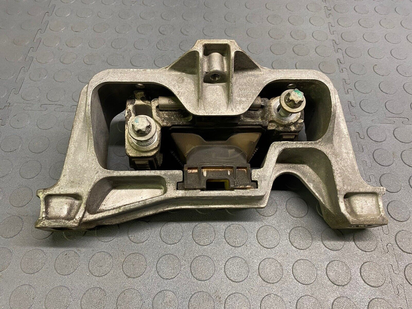 Mercedes  Benz CLA250 Engine Mount Right RH 2014 2018  A2462402517  M270 OE PART