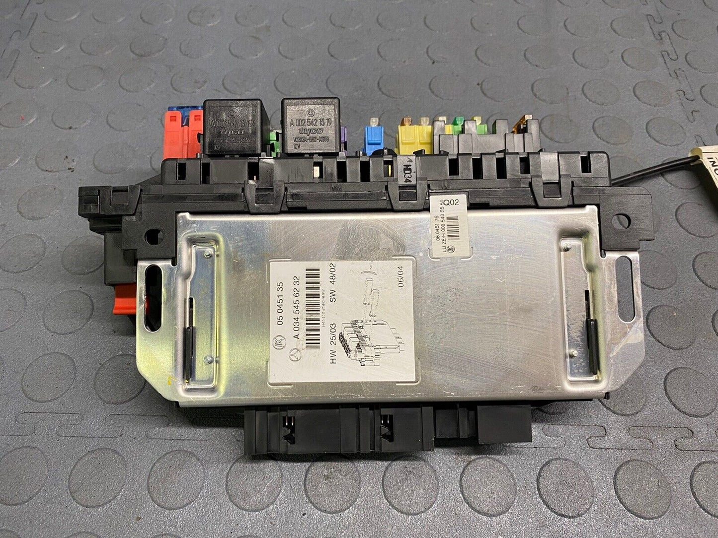 2003-2012 Mercedes R230 SL500 SL550 SL55 AMG Rear SAM Fuse Box Relay Module