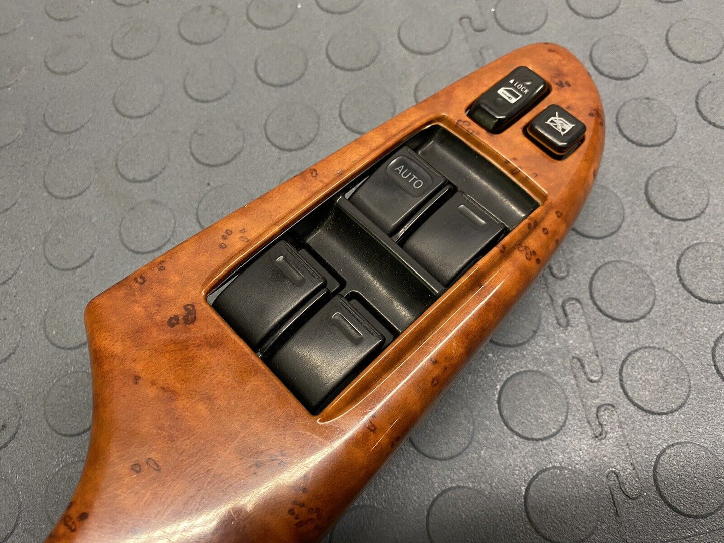 2004-2010 Toyota Sienna Front Driver Door Panel ARMREST Woodgrain Tan COMPLETE