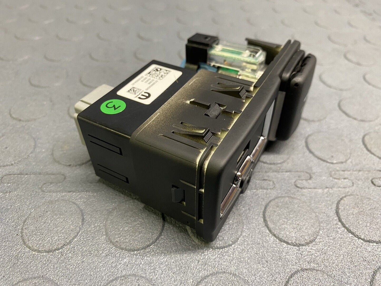 2015-2018 JEEP RENEGADE USB PORT AUX IN POWER OUTLET PLUG SWITCH OEM