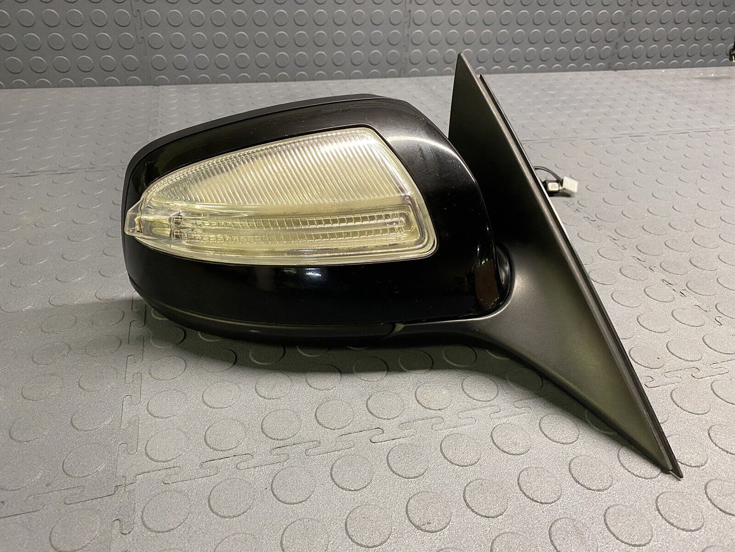 08-09 Mercedes W204 C300 C63 Right Passenger Side Mirror Rear View Door Black