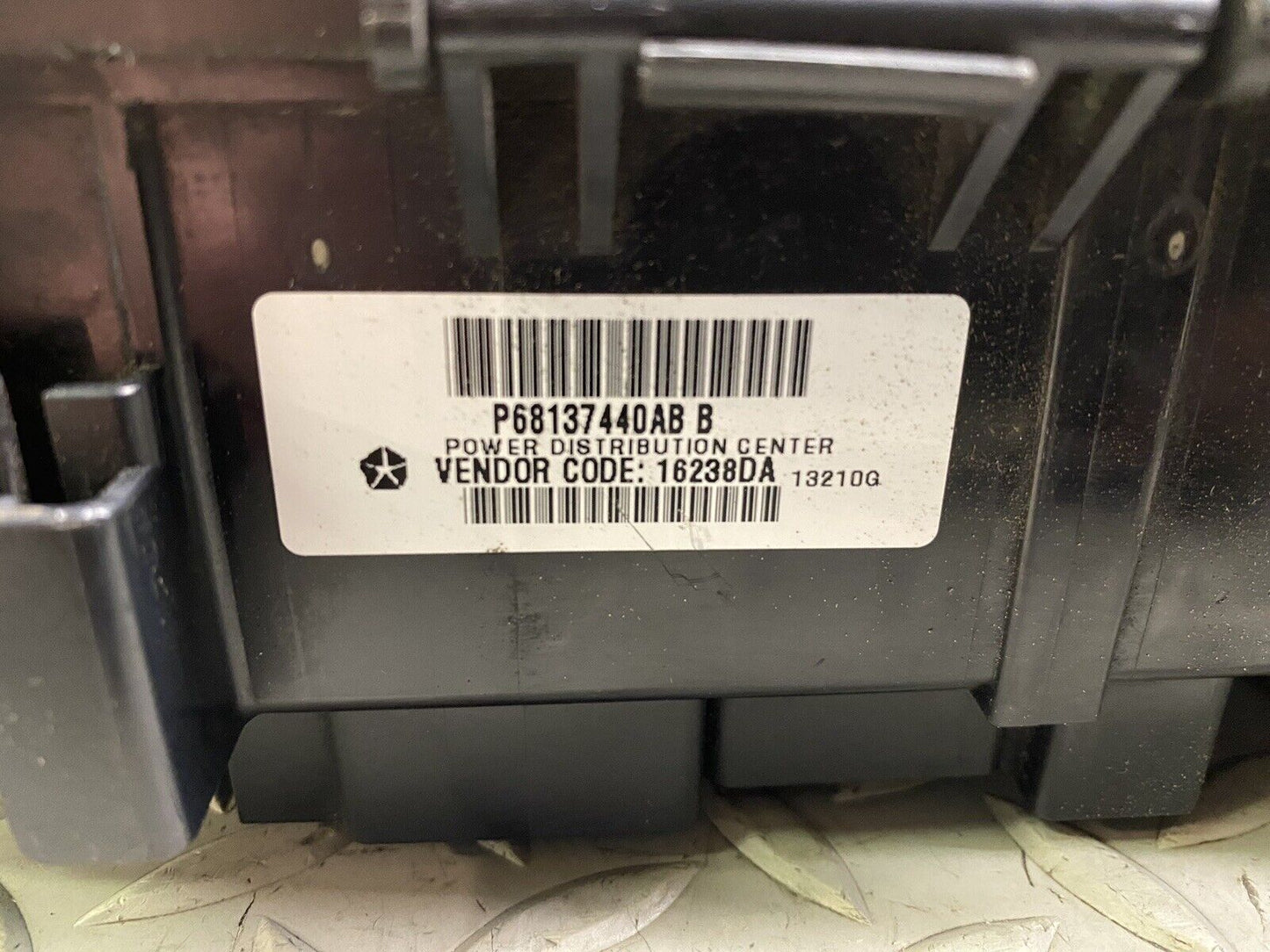 2014 DODGE DURANGO FUSE JUNCTION BOX TOTALLY INTEGRATED POWER MODULE 68137440AB