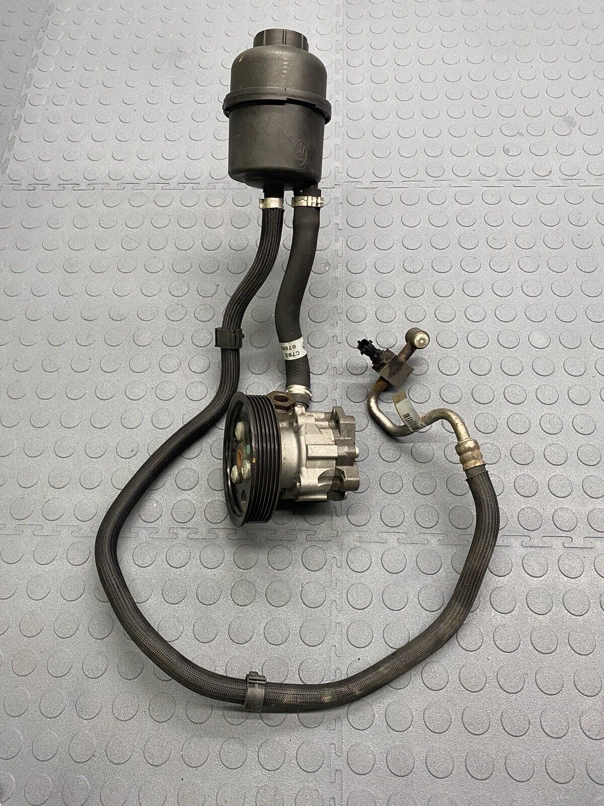 2017-20 MASERATI LEVANTE POWER STEERING PS PUMP WITH LINES AND RESERVOIR! NICE!