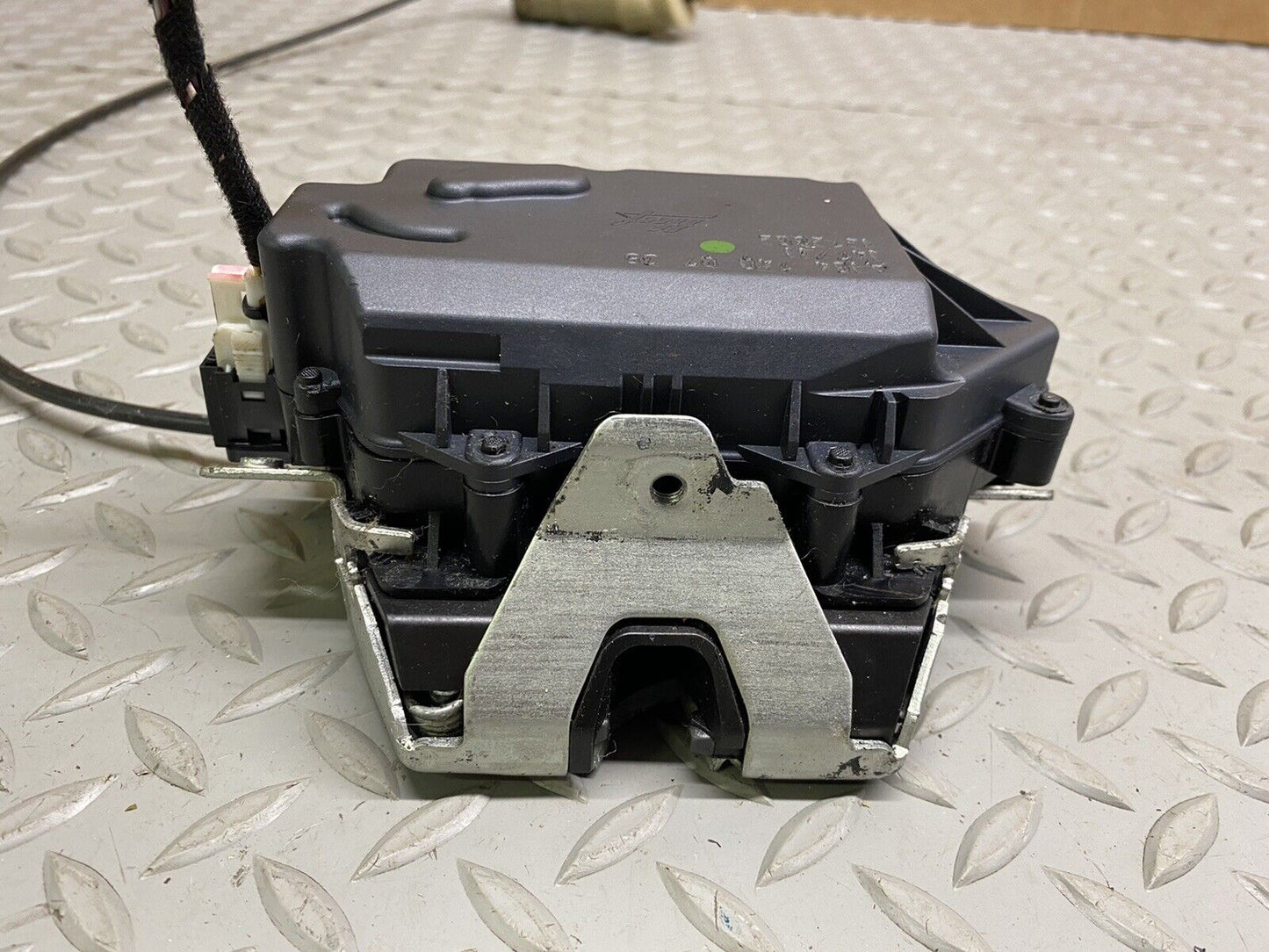 2006-2011 MERCEDES ML350 W164 REAR TAILGATE HATCH TRUNK LOCK LATCH ACTUATOR OEM