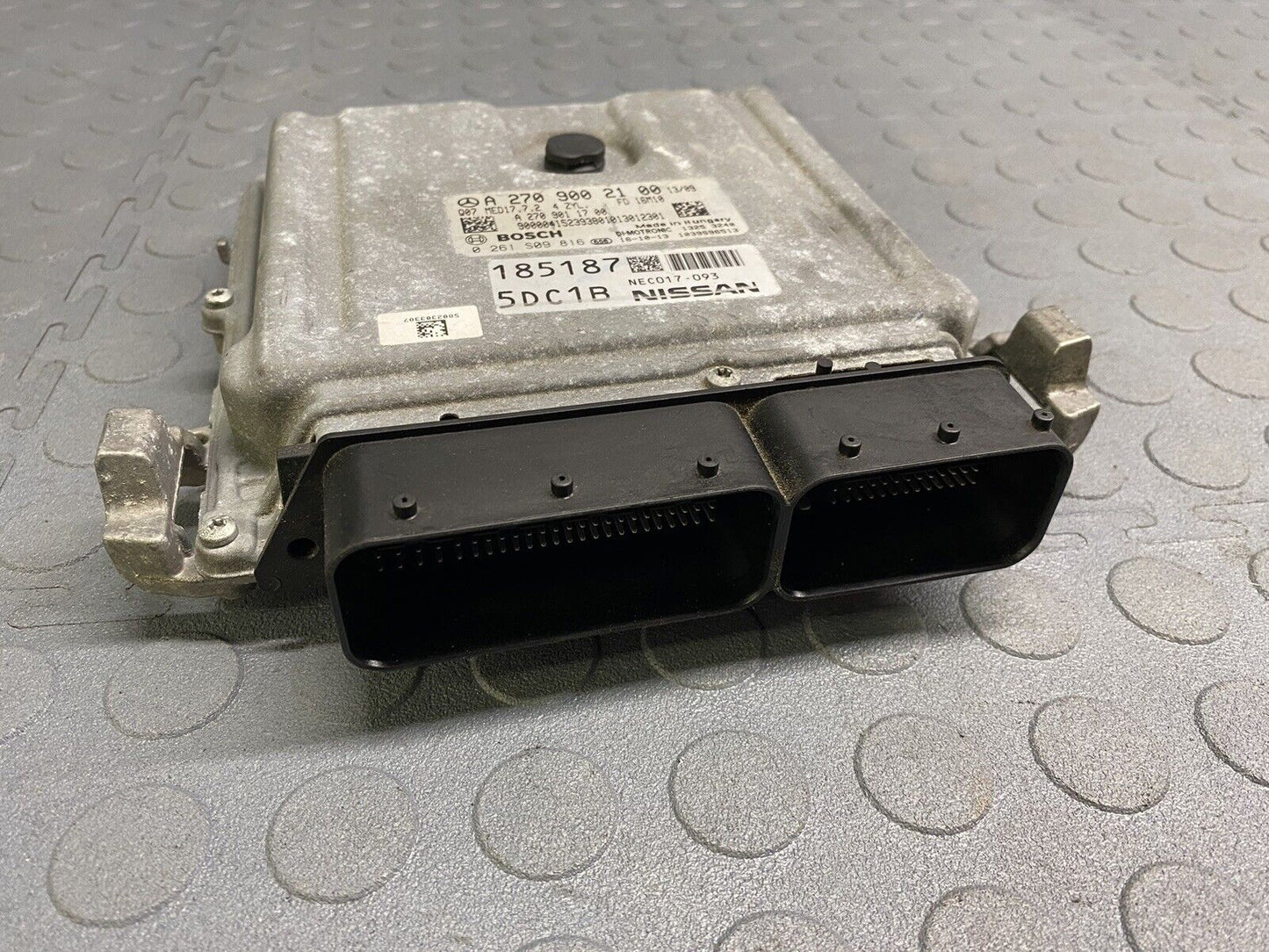 15-20 Mercedes GLA-Class QX30 Engine Control Module A2709002100