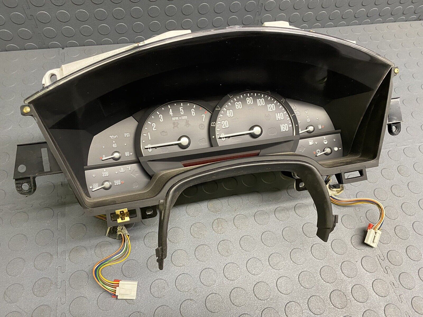 04-05 Cadillac XLR Instrument Gauge Cluster Speedometer 21993924 OEM 65k Miles