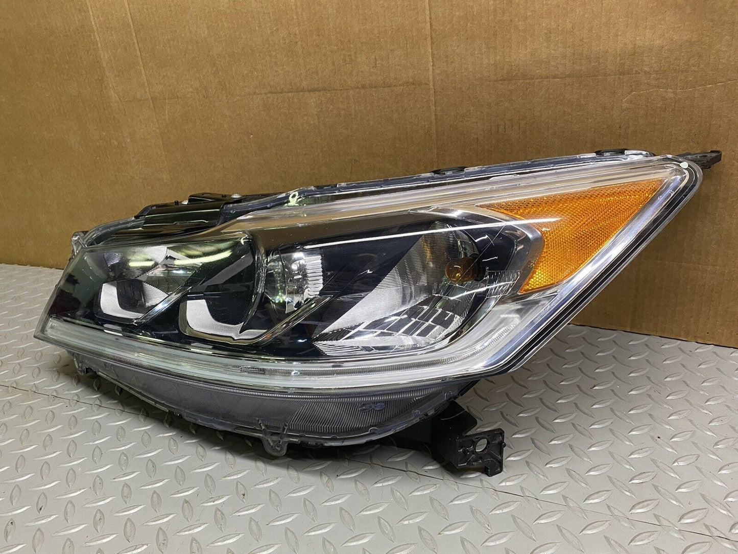 16-17 Honda Accord Sedan Left LH Driver Headlight Headlamp HALOGEN 2016 2017