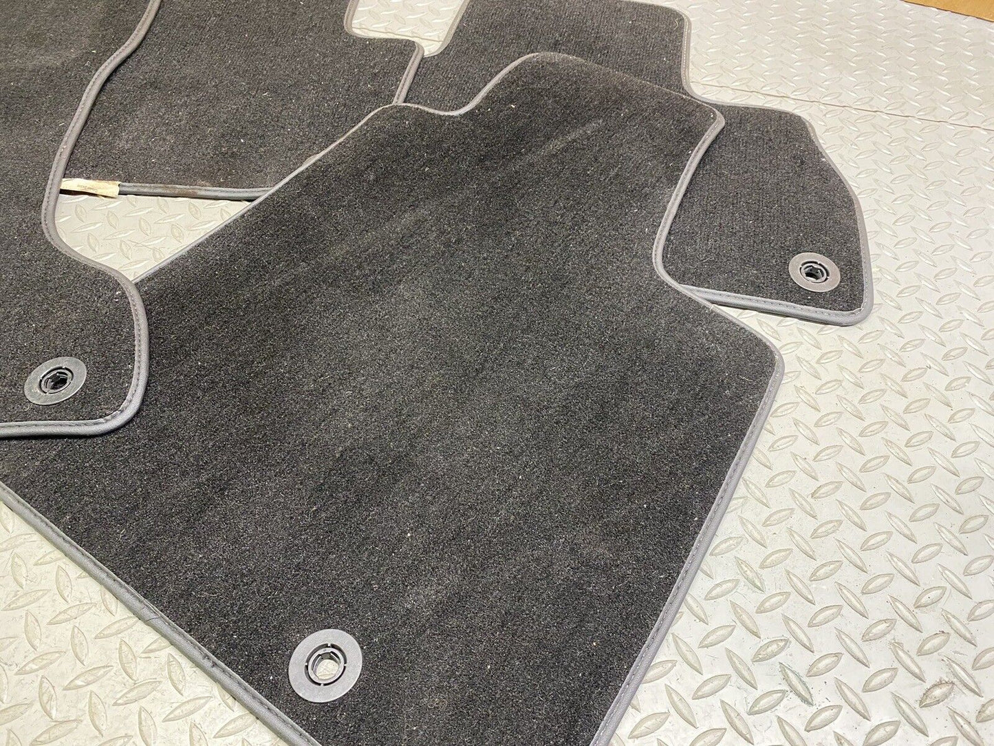 Maserati Levante All Season Floor Mats Dual Sided Carpet Rubber NICE! BLACK