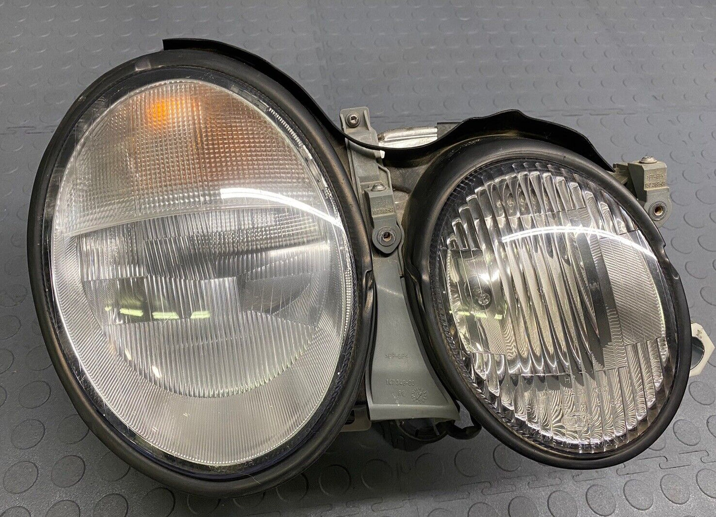 MERCEDES W210 E320 E430 E55 RIGHT PASSENGER XENON HEADLIGHT MINT! 2011 BUILD!
