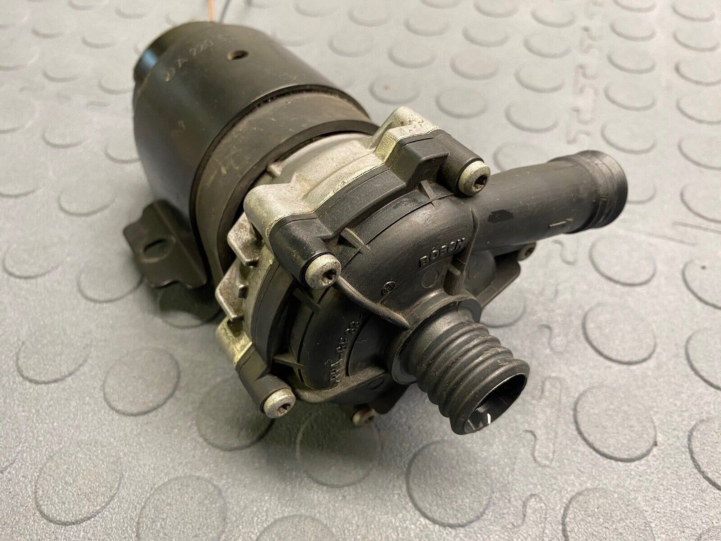 Mercedes W220 S55 CL55 SL55 AMG CLS550 Auxiliary AUX Circulation Water Pump OEM