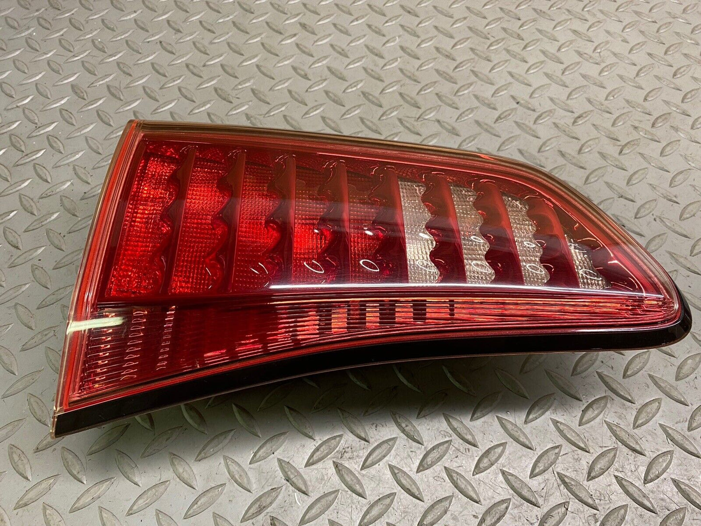 2011-2017 INFINITI QX56 QX80 LEFT DRIVER REAR INNER LED TAIL LIGHT LAMP