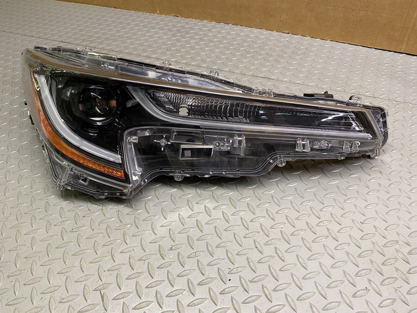 2020 2021 2022 TOYOTA COROLLA BASE HEADLIGHT PASSENGER RIGHT LED HEADLAMP OEM