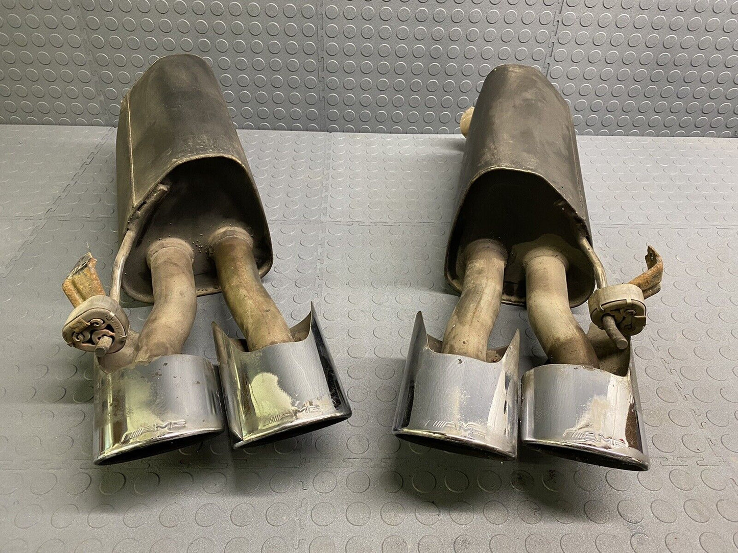 03-06 Mercedes W220 S65 S55 CL65 AMG Exhaust Muffler Quad Tips Left and Right