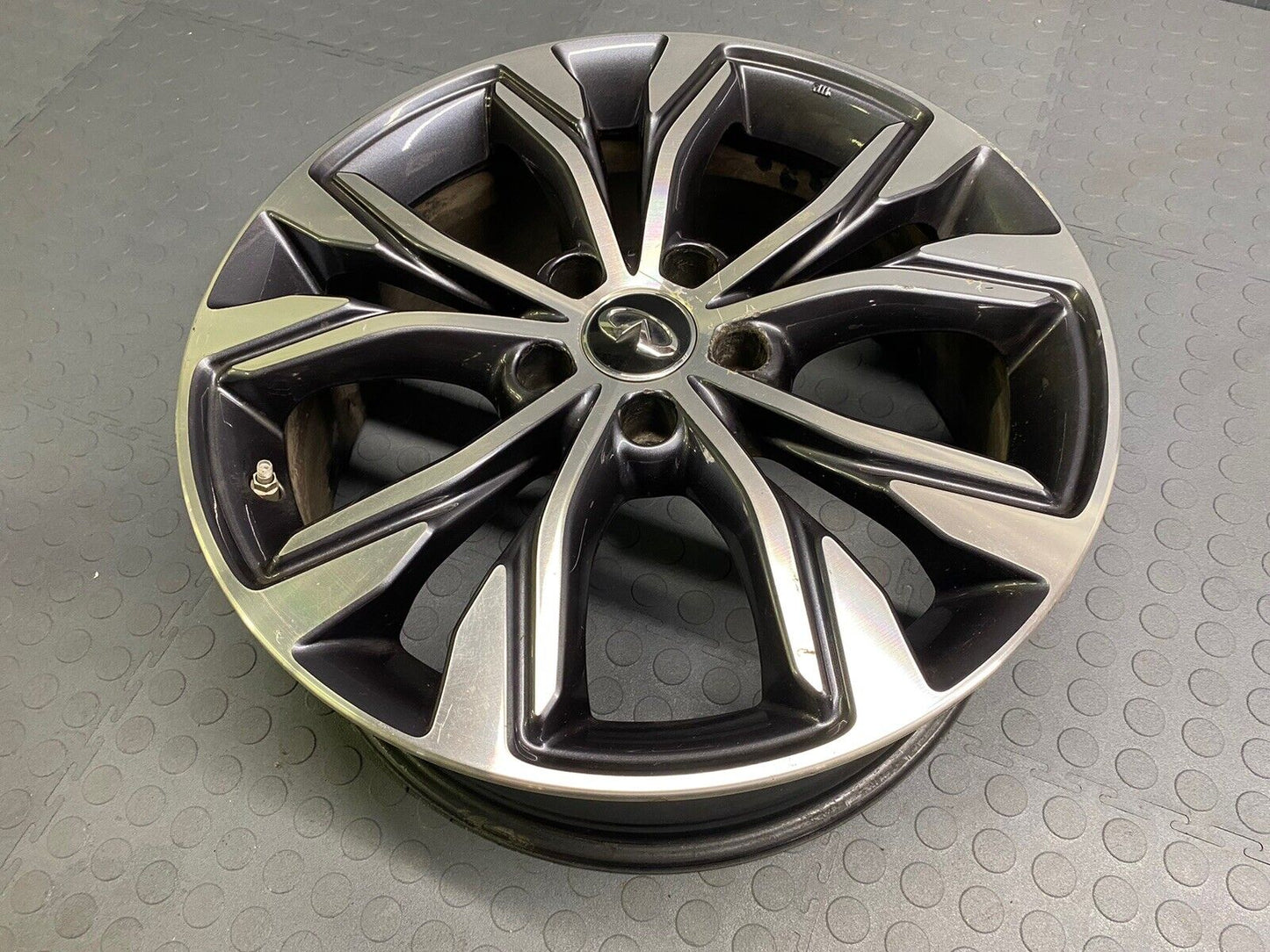 Wheel Rim 18x7 Alloy 10 Grooved Spoke 17-19 INFINITI QX30 OE