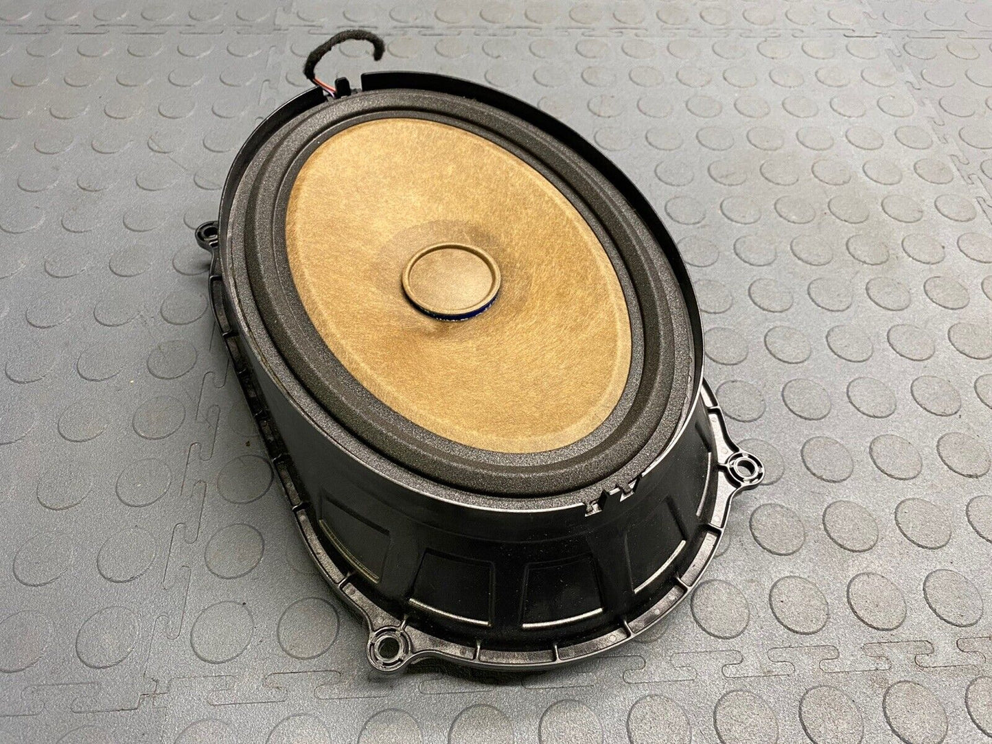 2014-2021 MASERATI GHIBLI M157 REAR SUBWOOFER AUDIO SOUND SPEAKER 670005163 OEM