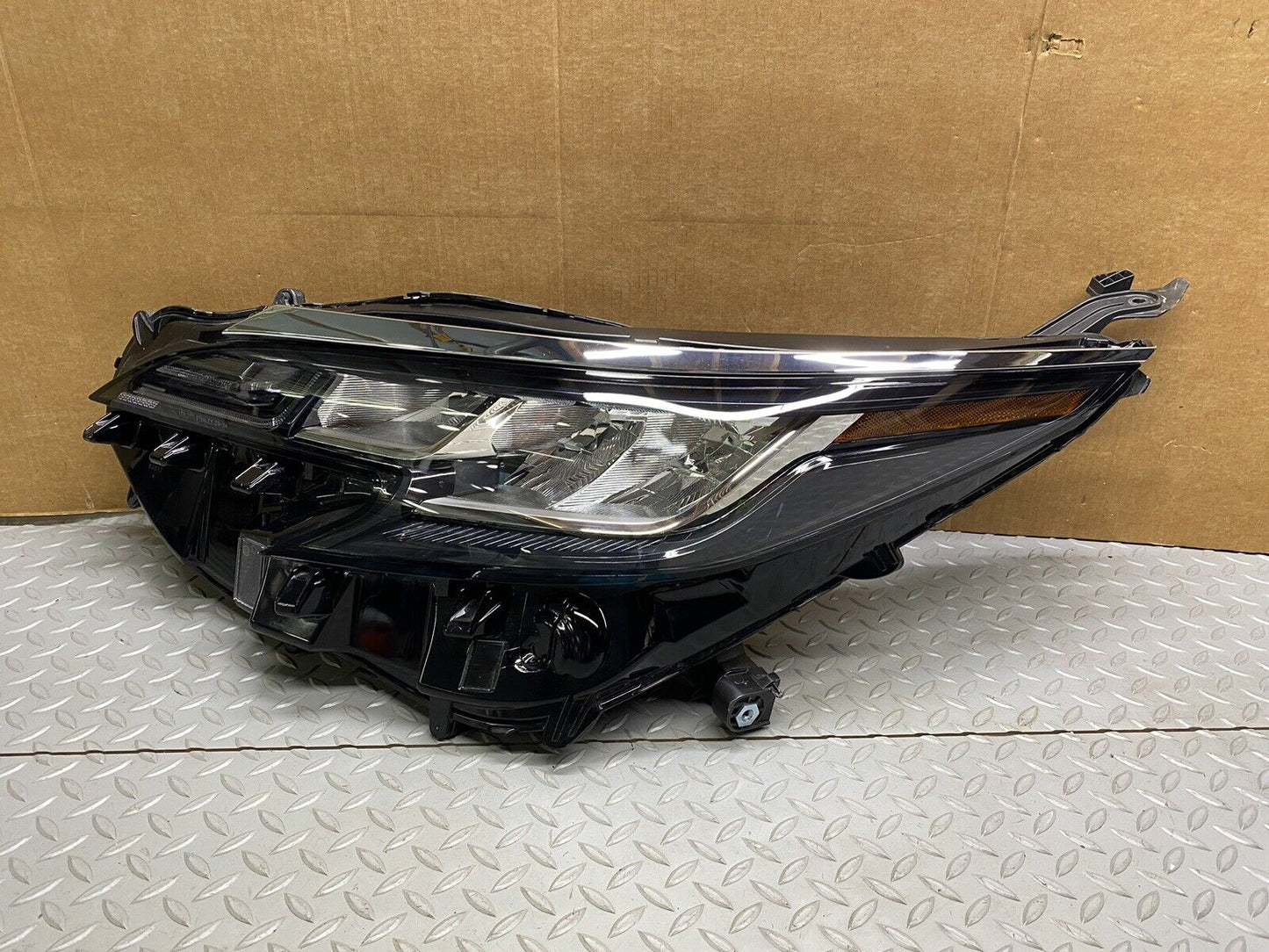 2021 2022 2023 TOYOTA SIENNA XSE HEADLIGHT LED DRIVER LEFT SIDE 81150-08110 OEM