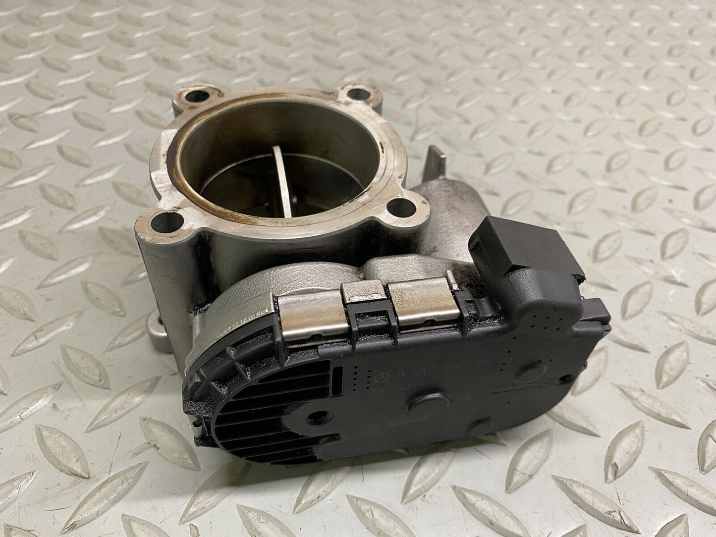 Mercedes W251 R350 GL350 Bluetec Diesel Throttle Body Actuator 6420900270 OEM
