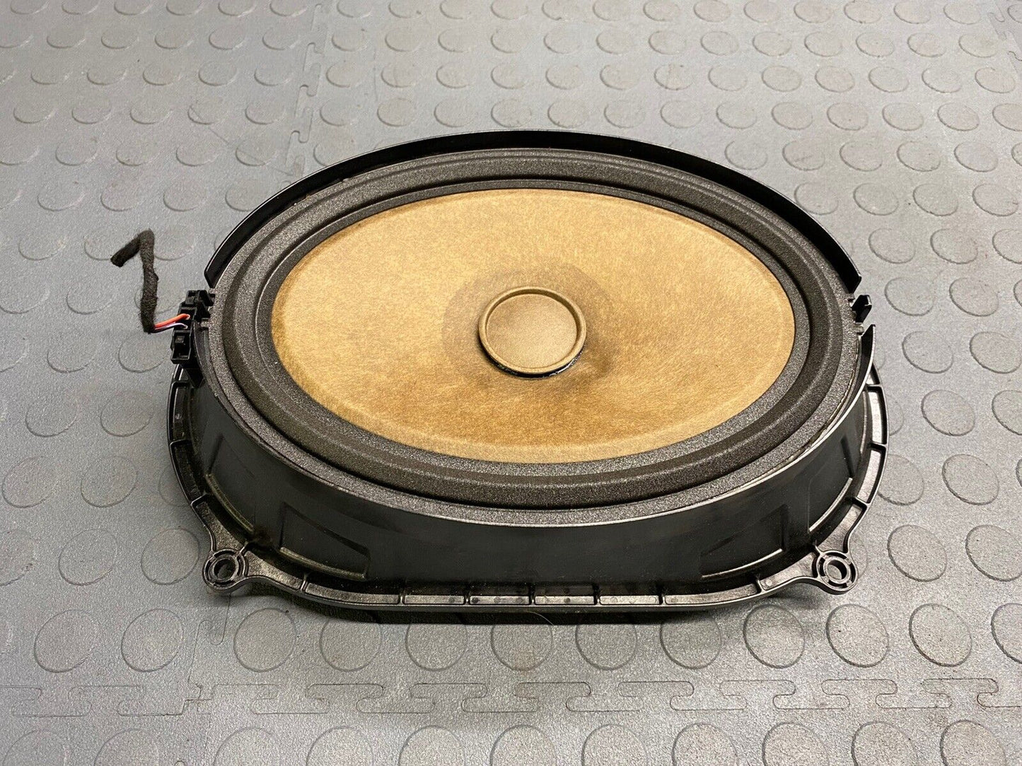 2014-2021 MASERATI GHIBLI M157 REAR SUBWOOFER AUDIO SOUND SPEAKER 670005163 OEM