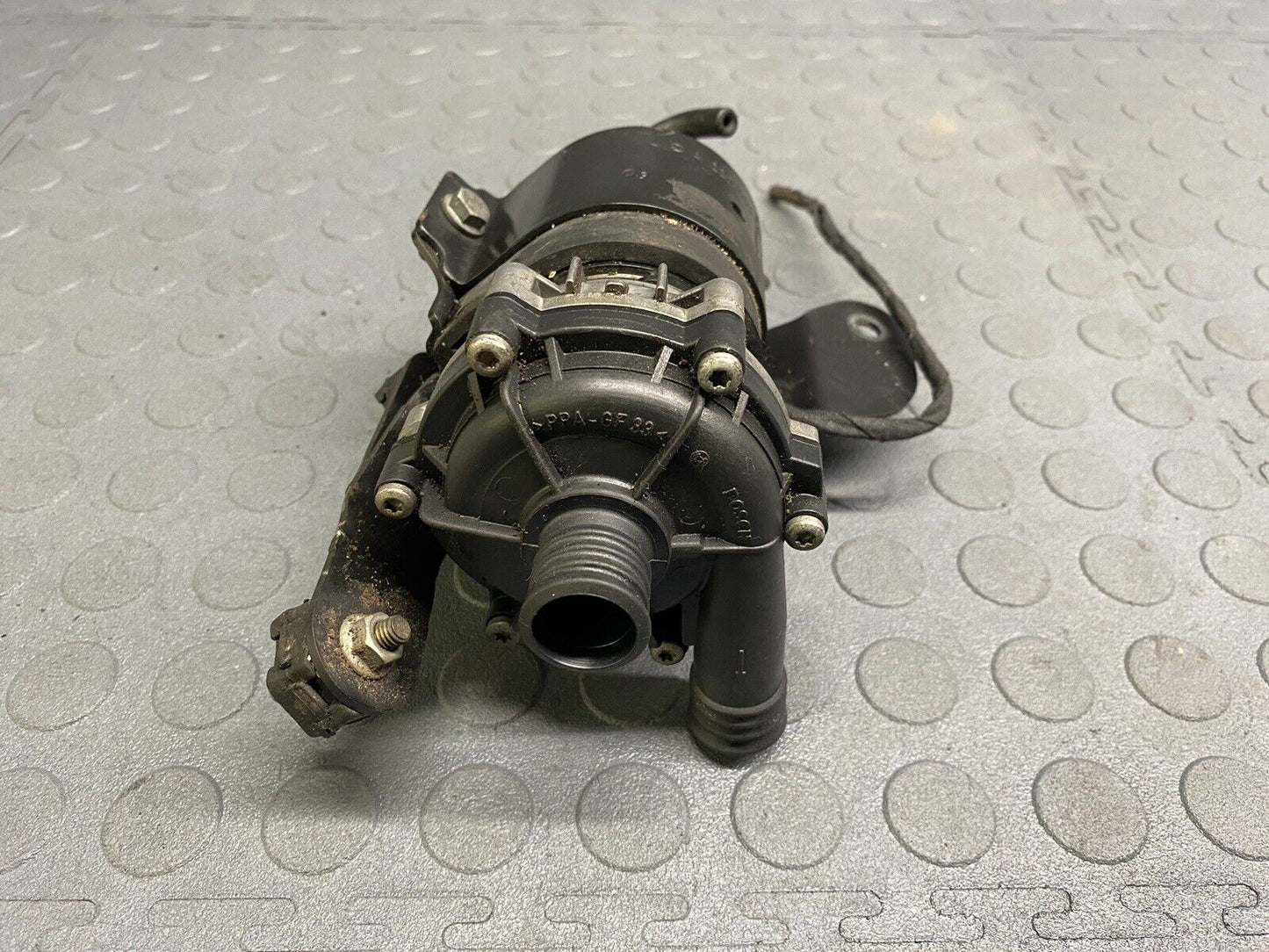 Mercedes W215 CL55 AMG SL500 S600 Auxiliary AUX Circulation Water Pump OEM