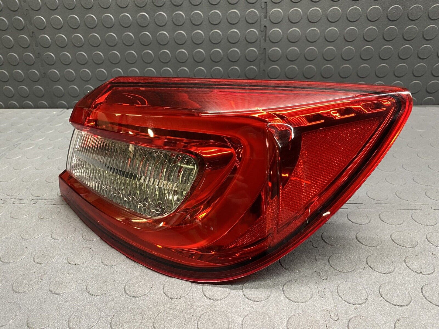 14-21 Maserati Quattroporte Right Passenger Side Outer Taillight Lamp OEM