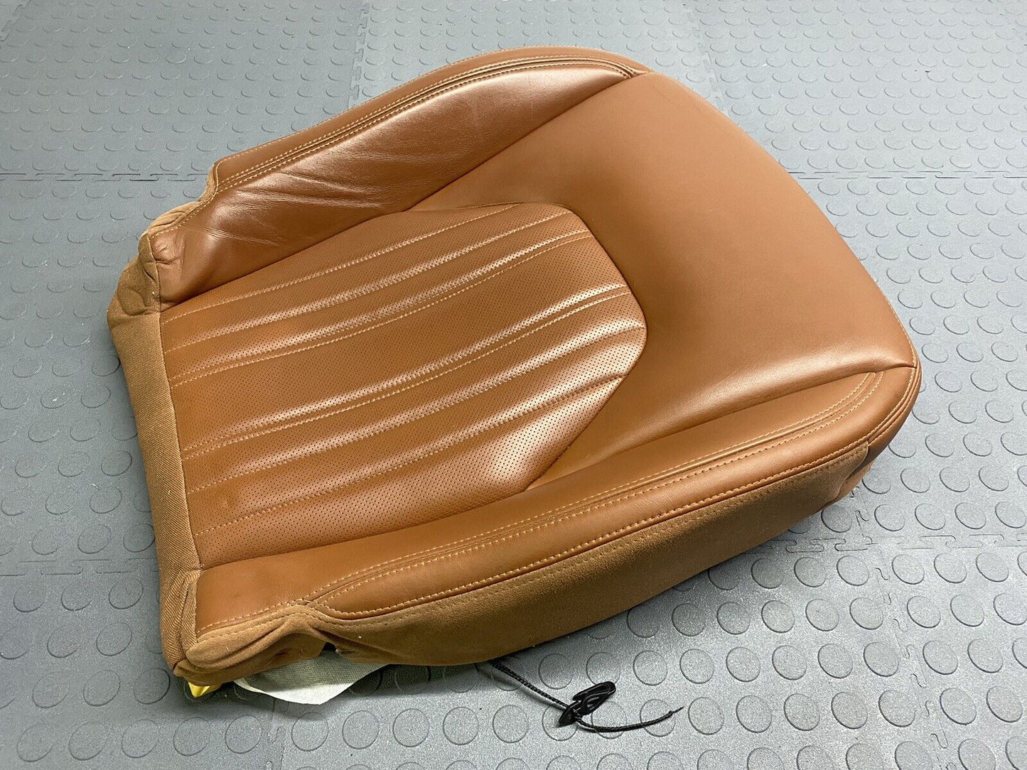 MASERATI LEVANTE FRONT RIGHT PASSENGER SEAT LOWER CUSHION BOTTOM 2017-2020 TAN