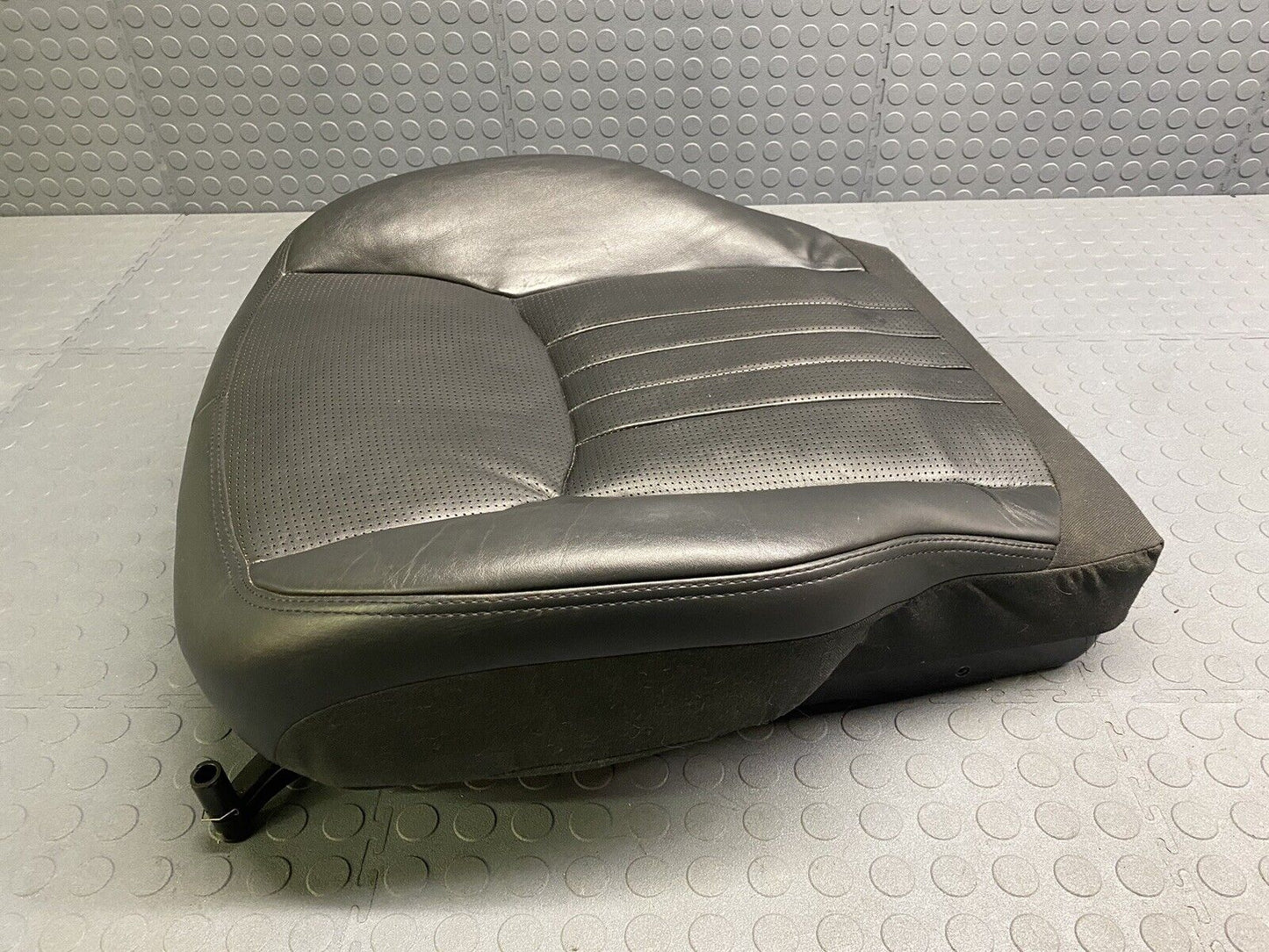 03-06 Mercedes W220 S55 S65 AMG Front Right Side Lower Bottom Seat Cushion